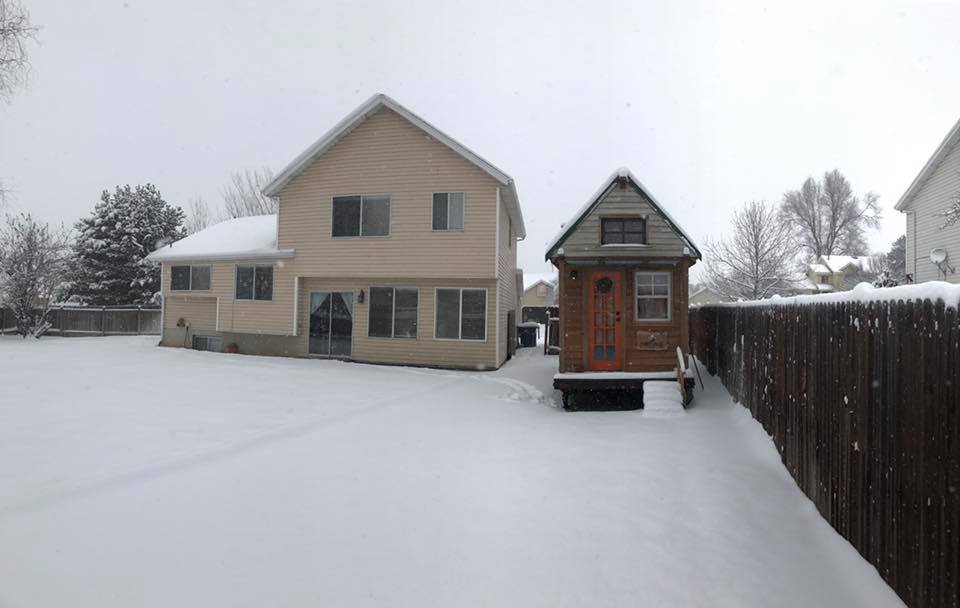 tiny house backyard parking