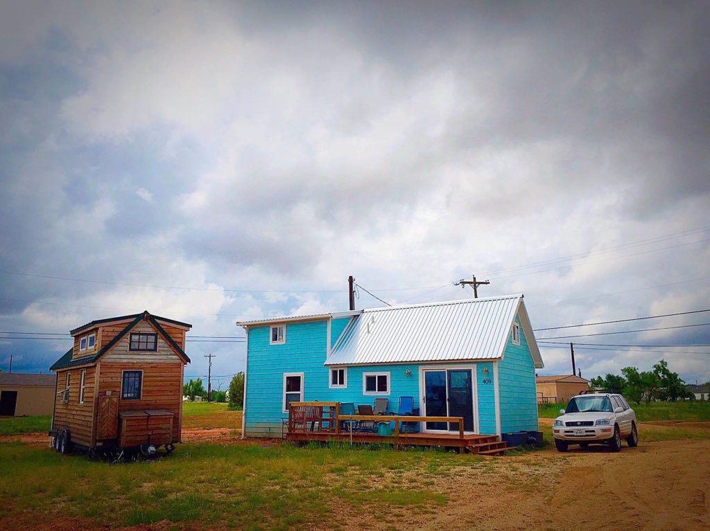 tiny house on wheels_tiny house on foundation