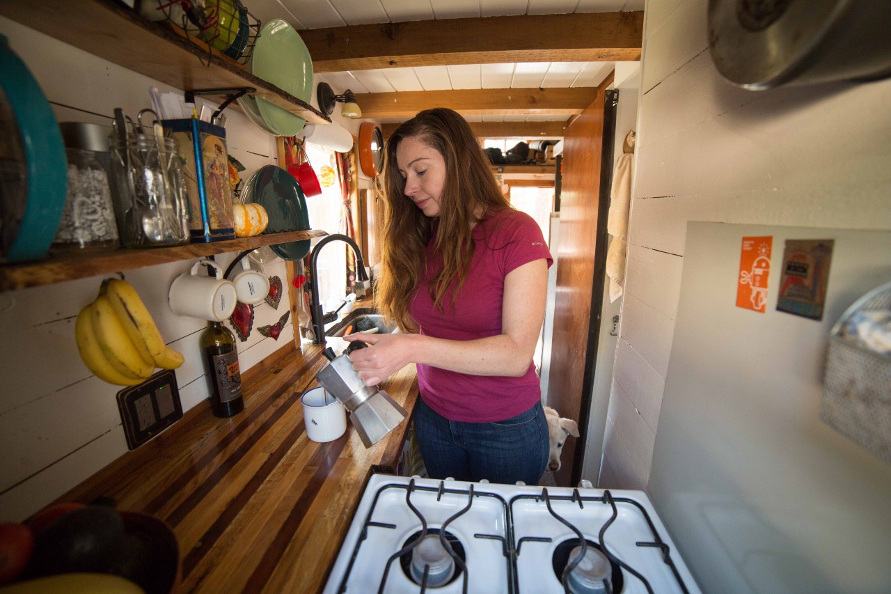 Tiny House Expedition - Day in the Life Tiny House Couple Working from Home
