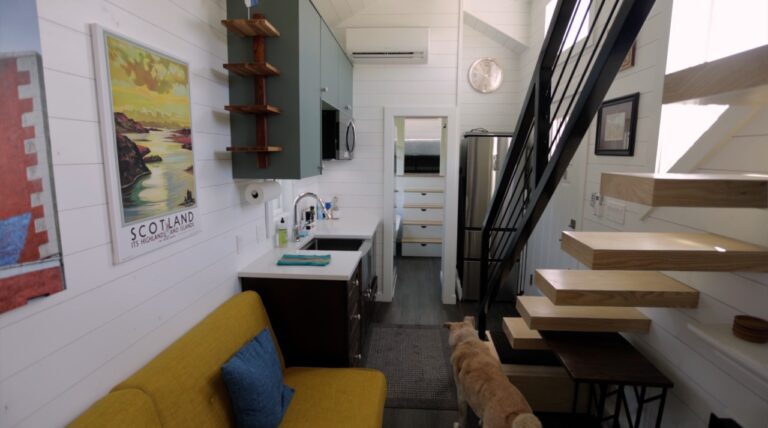 Tiny House Expedition - Unique 3-Bedroom Tiny House
