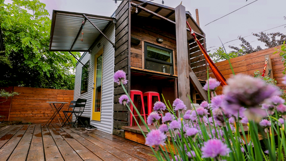 https://tinyhouseexpedition.com/wp-content/uploads/2022/10/tiny-home-curb-appeal_Blog-Banner-1.png