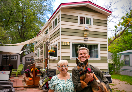 Blog Banner_Seniors downsize into Tiny Home for freedom