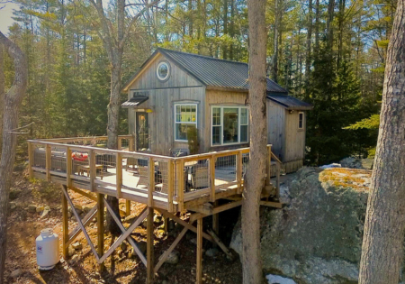Treehouse Vibes_Her Tiny House in the Trees_Blog Banner