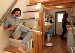 newlyweds' book-filled tiny house_college student tiny home